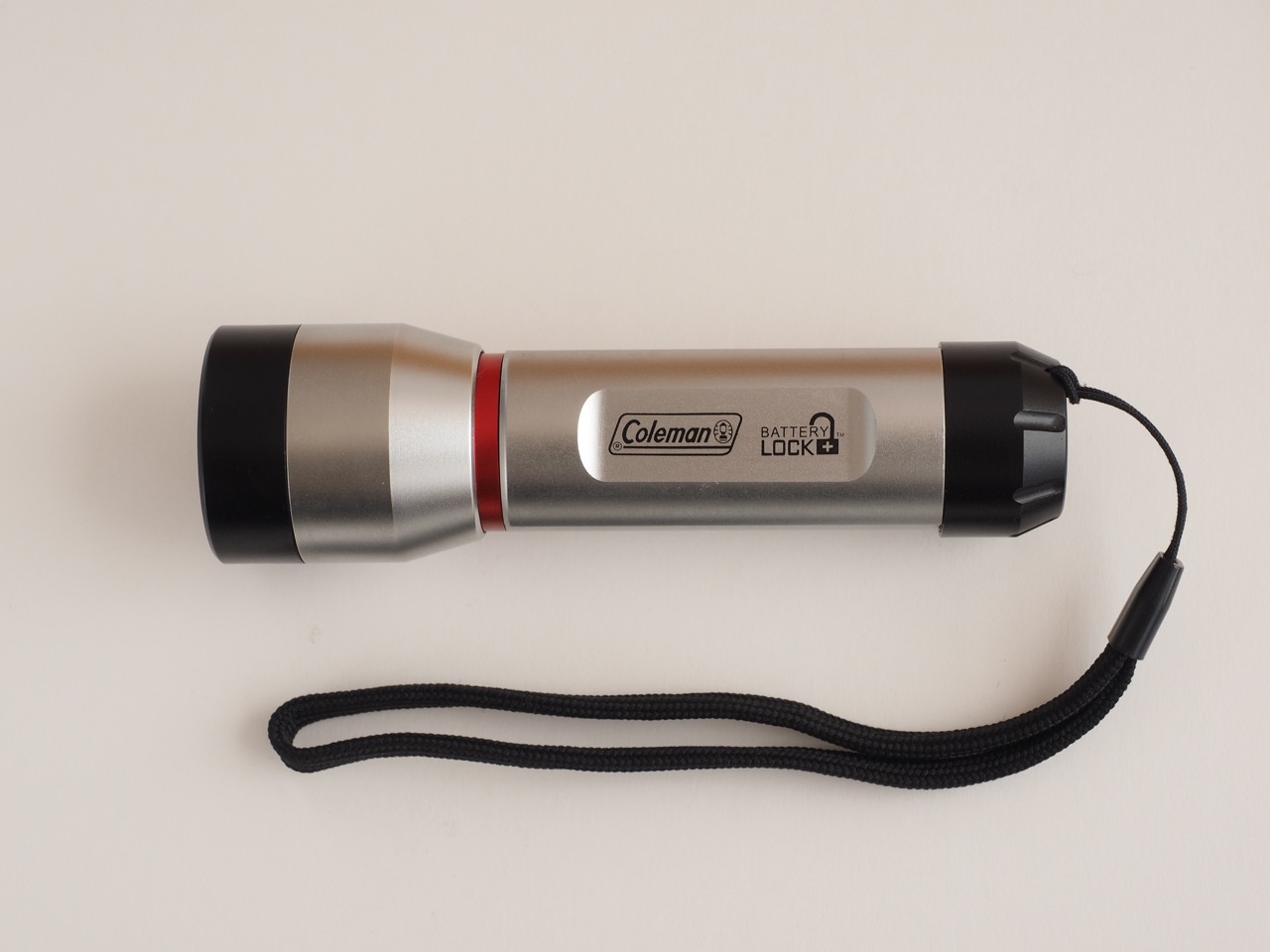 電池を入れっぱなしでOKの懐中電灯 エレクトロニクス日用品 クールシニアマガジン
